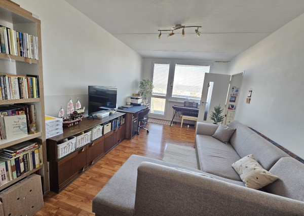 Turgenevova - 1 izbový byt 41 m2 s 6m loggiou a krásnym výhľadom na mesto