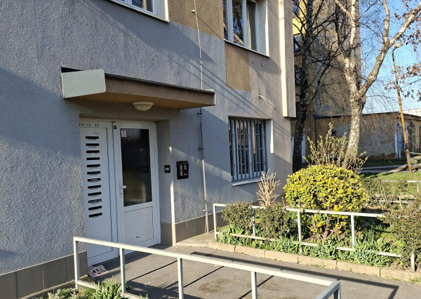 Ponúkame na predaj pekný 2- izbový byt v blízkosti centra Košíc