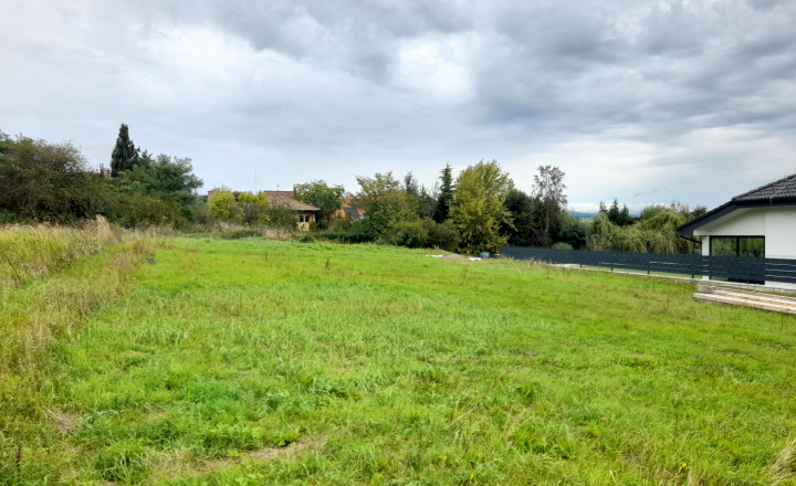 Na predaj stavebný pozemok v obci Beniakovce. - fotografia 4