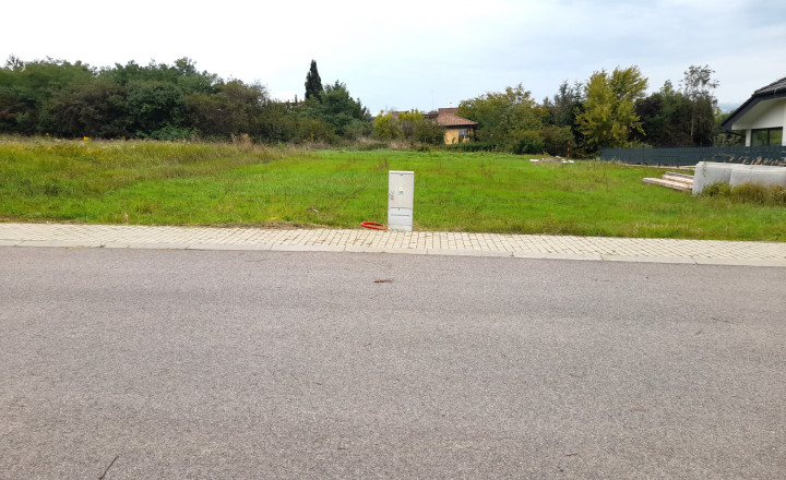 Na predaj stavebný pozemok v obci Beniakovce. - fotografia 6