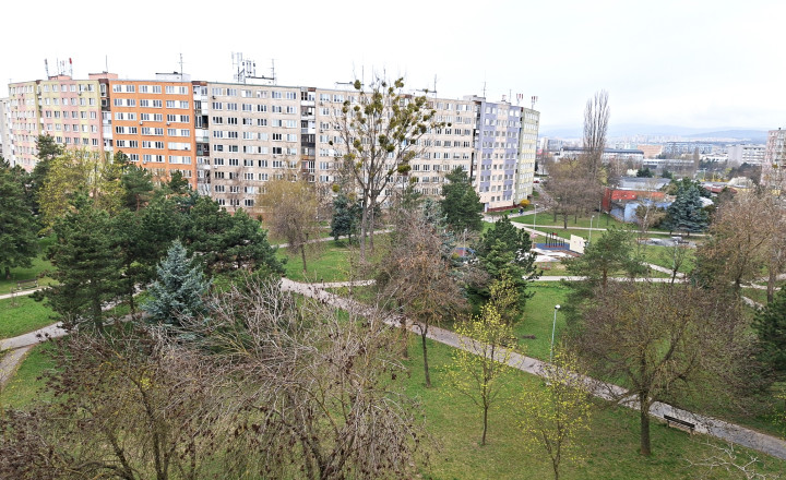 Ponúkame  na predaj  3-izbový byt s lóggiou, sídlisko Železníky - fotografia 10