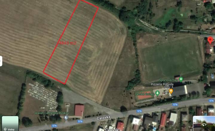 Investičný pozemok 4483 m2 na výstavbu RD v obci Ruskov.