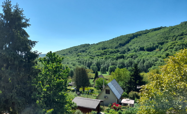 EXKLUZÍVNE 3 podlažná murovaná chata Medzev. - fotografia 6