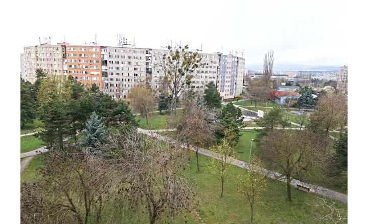 Na predaj 3 izbový byt, 68m2, sídlisko Železníky, Užhorodská ul. - fotografia 10